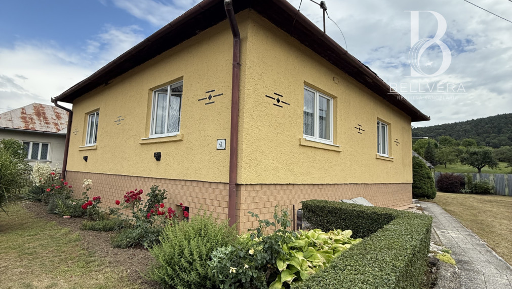 REZERVOVANÉ |Rodinný dom s garážou, stodolou a záhradou 1241 m² – Stuľany