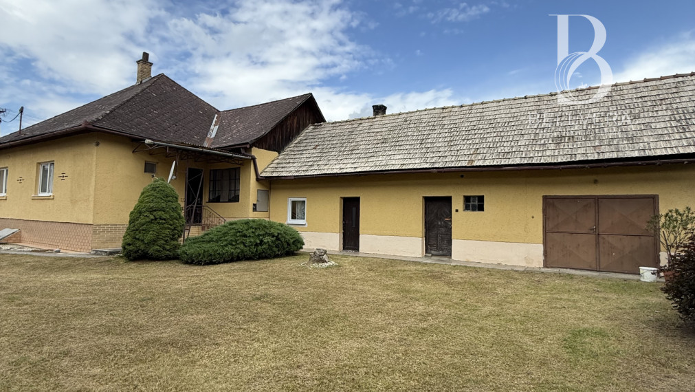 REZERVOVANÉ |Rodinný dom s garážou, stodolou a záhradou 1241 m² – Stuľany