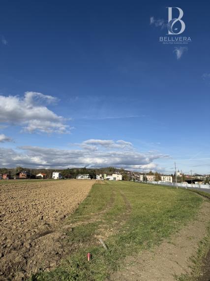 Stavebný pozemok 10 minút od Prešova, 657 m2