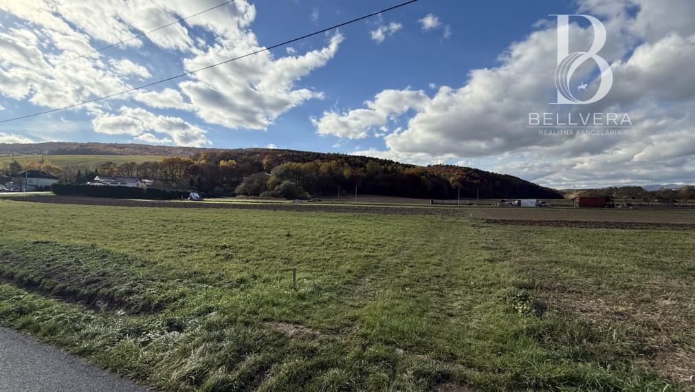 Vymeňte byt za dom: pozemok 599 m² pri Prešove