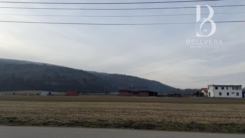 Stavebný pozemok 724 m² – ideálne bývanie pri Prešove