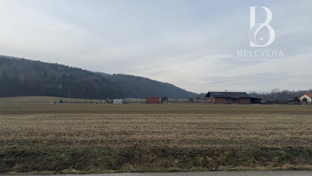 Pozemok 673 m²  s IS na výstavbu  bungalovu v Kojaticiach