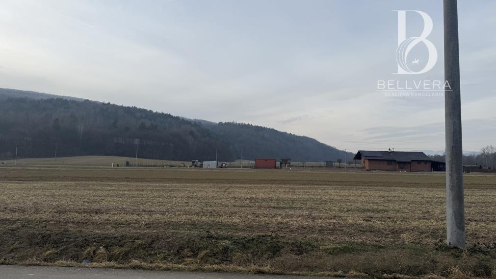 Pozemok 673 m²  s IS na výstavbu  bungalovu v Kojaticiach