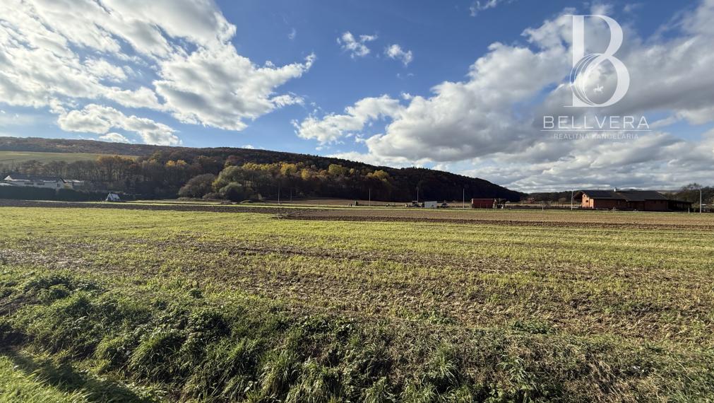 Kompaktný pozemok 647 m² v novej zóne rodinných domov Prešov