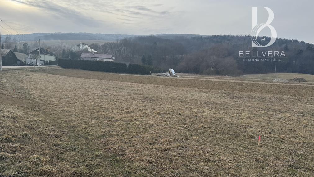 Stavebný pozemok 657 m² –  nová lokalita 10 min. od Prešova