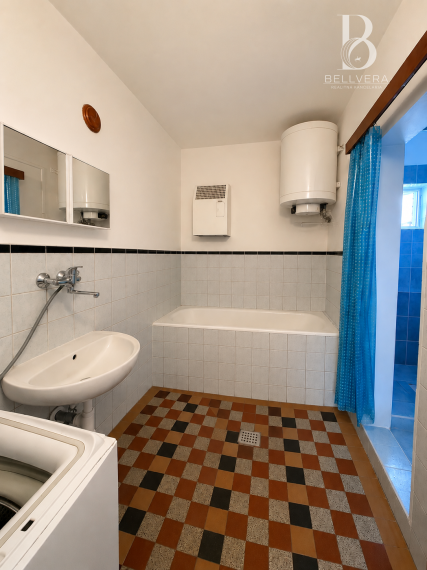REZERVOVANÉ |Rodinný dom s garážou, stodolou a záhradou 1241 m² – Stuľany