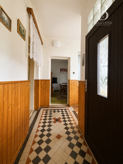 REZERVOVANÉ |Rodinný dom s garážou, stodolou a záhradou 1241 m² – Stuľany