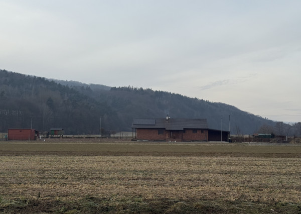 Stavebný pozemok 724 m² – ideálne bývanie pri Prešove