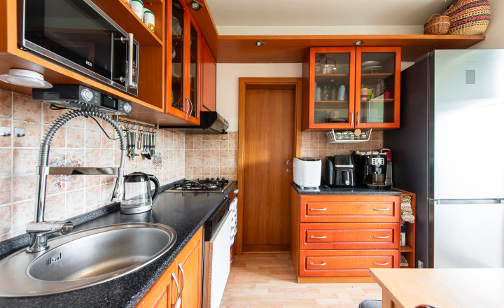 PREDANÉ 3-izbový byt s výhľadom, komorou a šatníkom, Košice - Furča