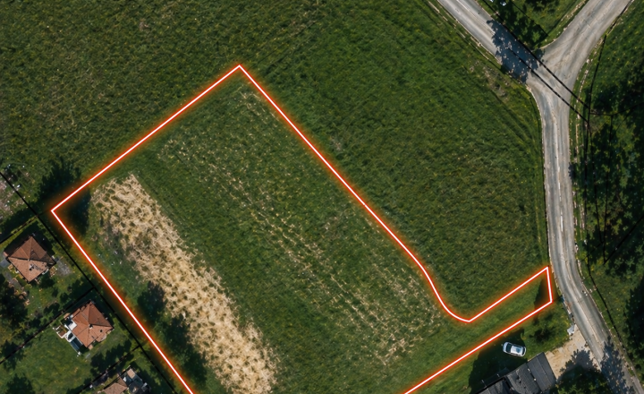 Nadštandardný pozemok 2 150 m² pod Malkovskou hôrkou - fotografia 1