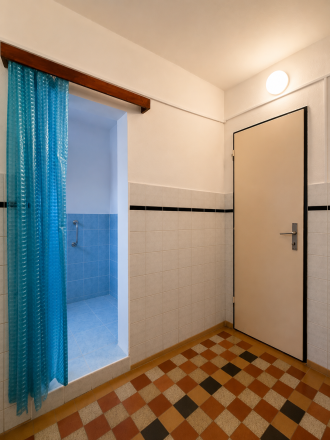 PREDANÉ |Rodinný dom s garážou, stodolou a záhradou 1241 m² – Stuľany - fotografia 4
