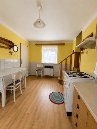 PREDANÉ |Rodinný dom s garážou, stodolou a záhradou 1241 m² – Stuľany - fotografia 6