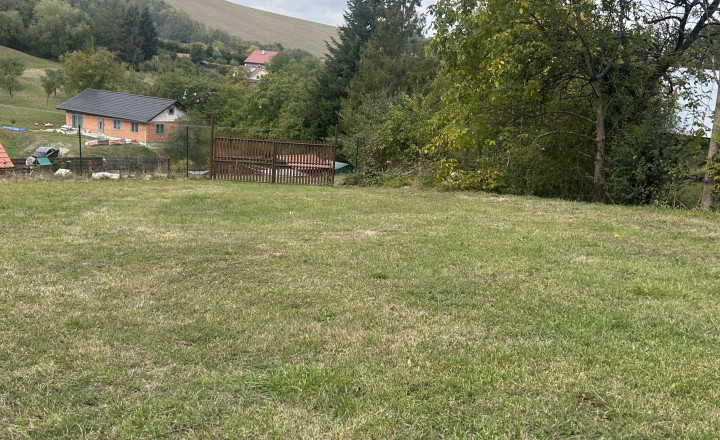 Stavebný pozemok 1269 m2 20 minút od Prešova - fotografia 1